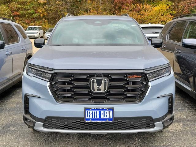 new 2025 Honda Pilot car, priced at $51,250