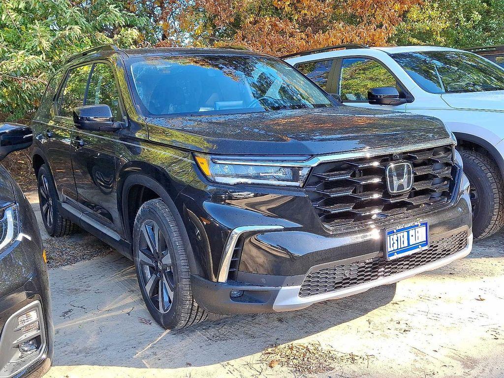 new 2025 Honda Pilot car, priced at $53,075