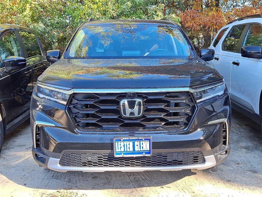 new 2025 Honda Pilot car, priced at $53,075