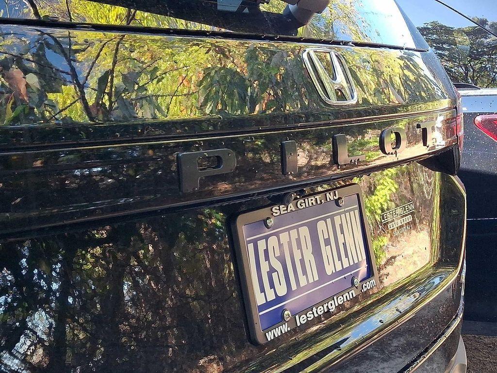 new 2025 Honda Pilot car, priced at $53,075