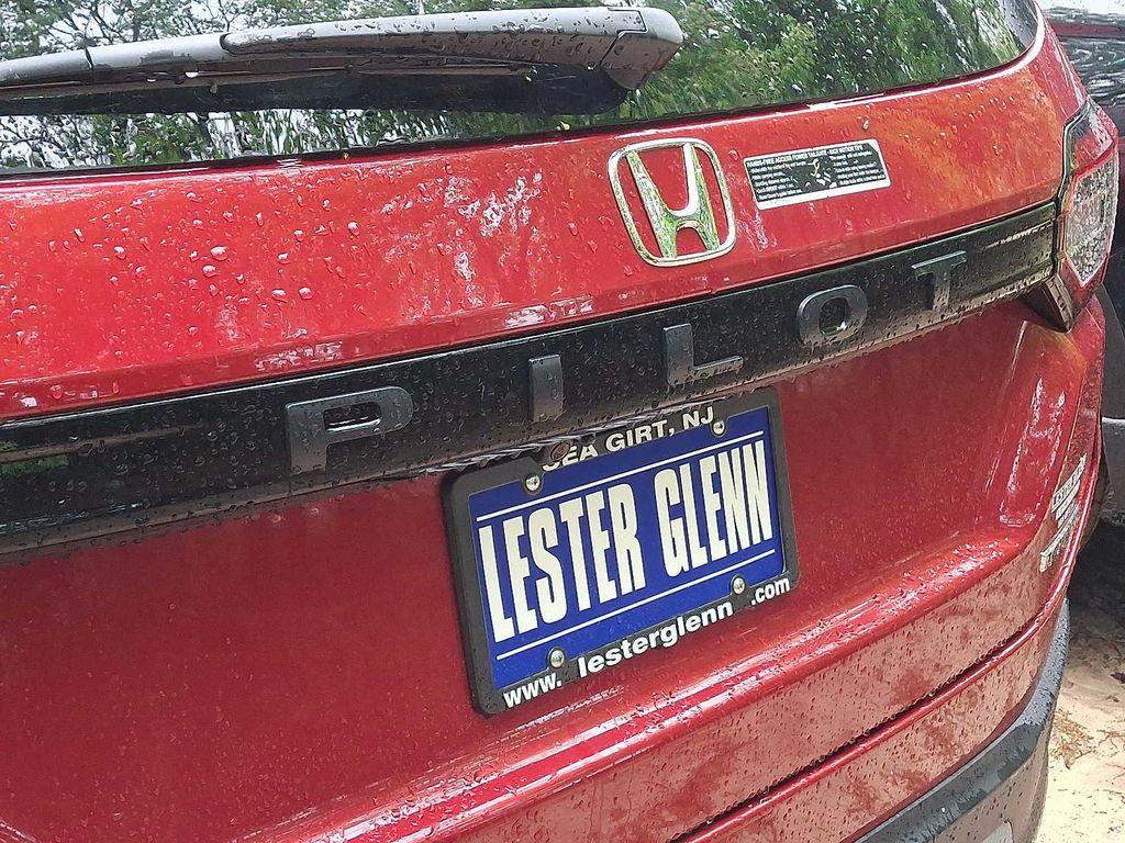 new 2025 Honda Pilot car, priced at $52,705