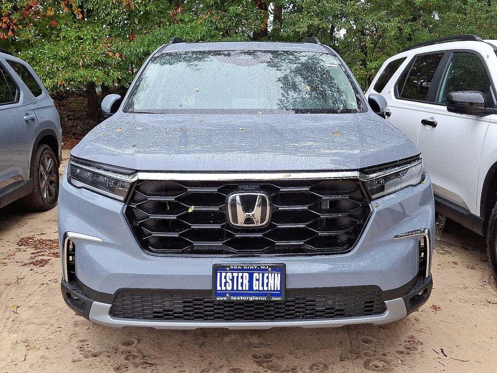 new 2025 Honda Pilot car, priced at $50,050