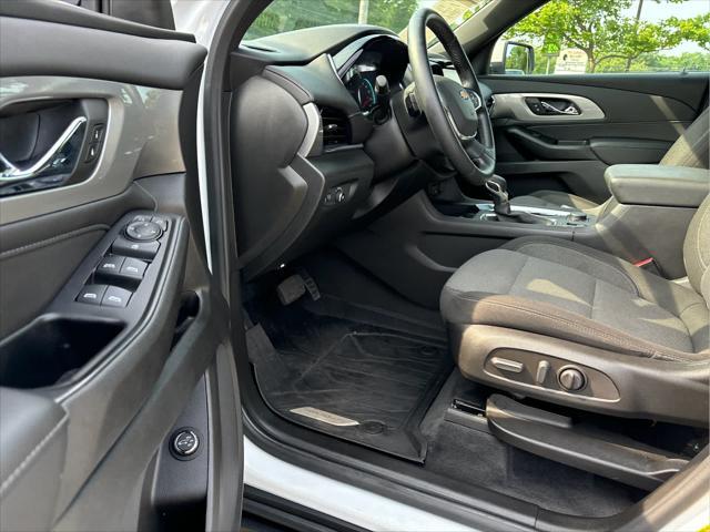 used 2023 Chevrolet Traverse car, priced at $28,435
