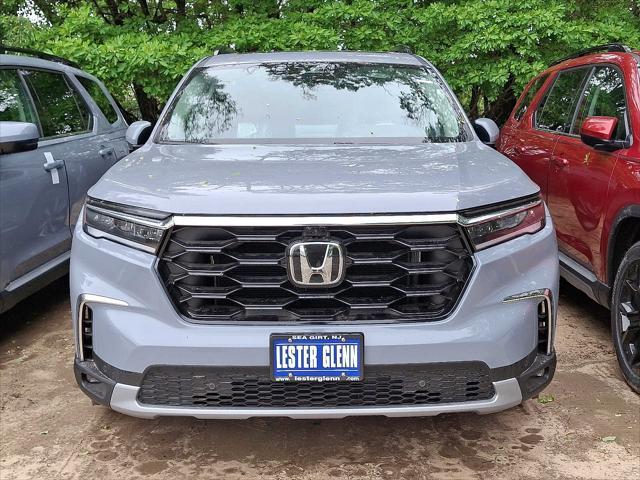 new 2025 Honda Pilot car, priced at $54,985