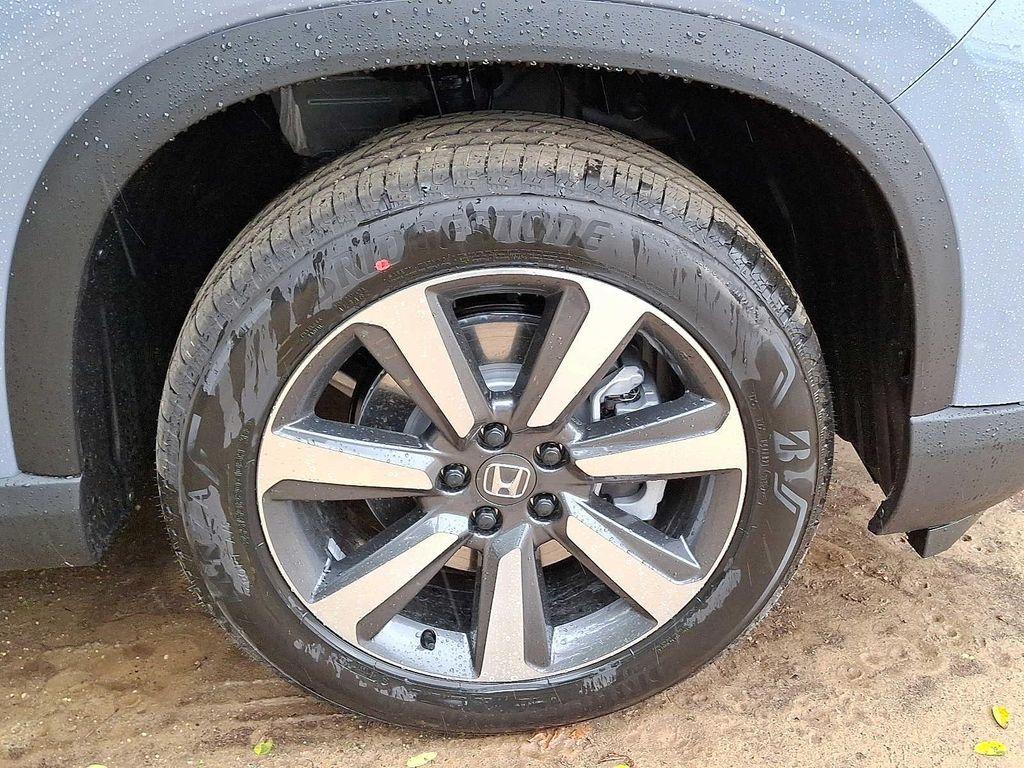 new 2025 Honda Pilot car, priced at $54,260