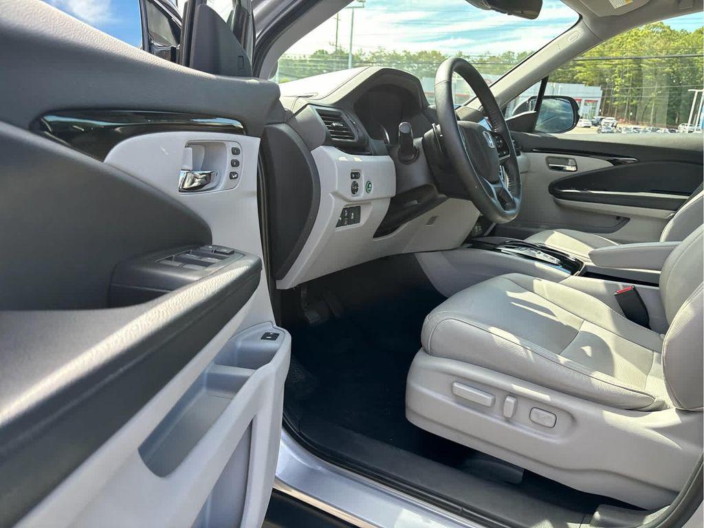 used 2019 Honda Pilot car, priced at $27,935