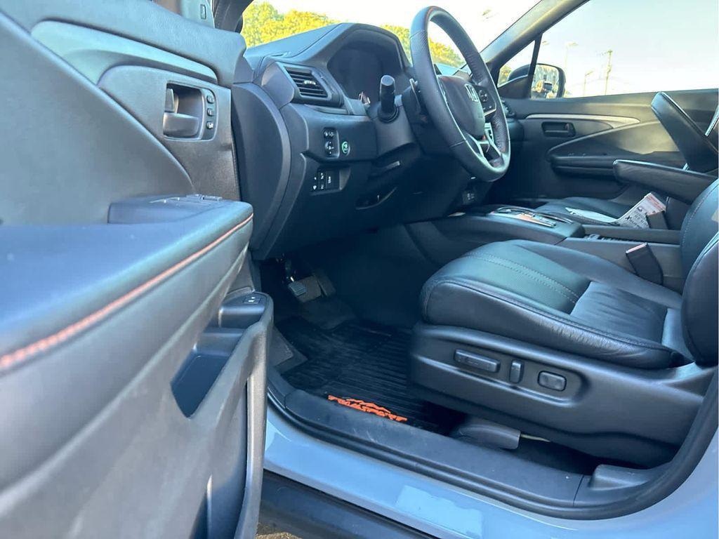 used 2022 Honda Passport car, priced at $32,435