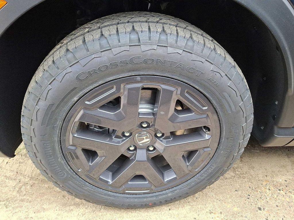 new 2026 Honda CR-V Hybrid car, priced at $40,250