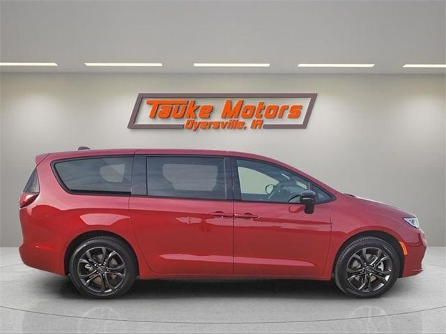 new 2026 Chrysler Pacifica car, priced at $49,030