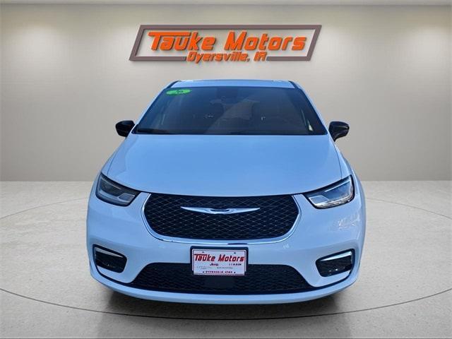 new 2026 Chrysler Pacifica car, priced at $51,950