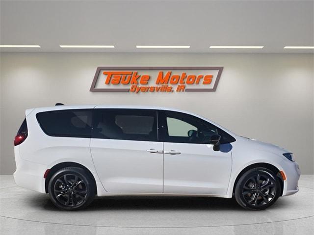 new 2026 Chrysler Pacifica car, priced at $48,535