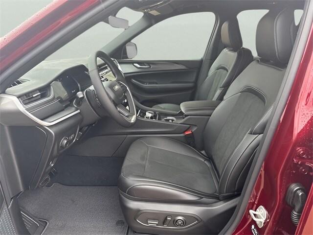 new 2025 Jeep Grand Cherokee car, priced at $45,120