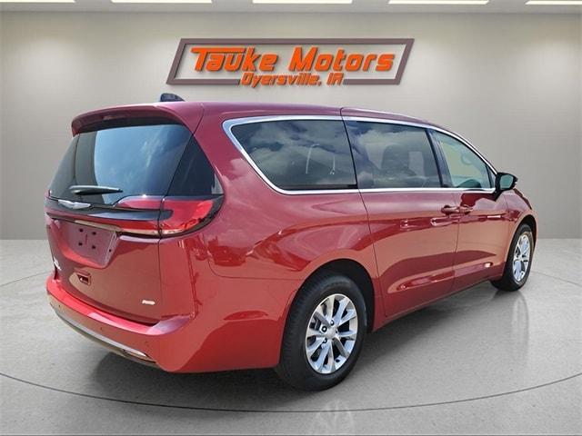 new 2025 Chrysler Pacifica car, priced at $44,968