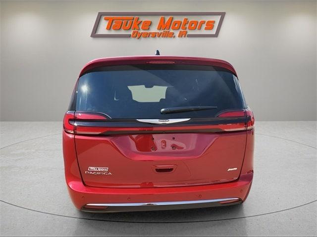 new 2025 Chrysler Pacifica car, priced at $44,968