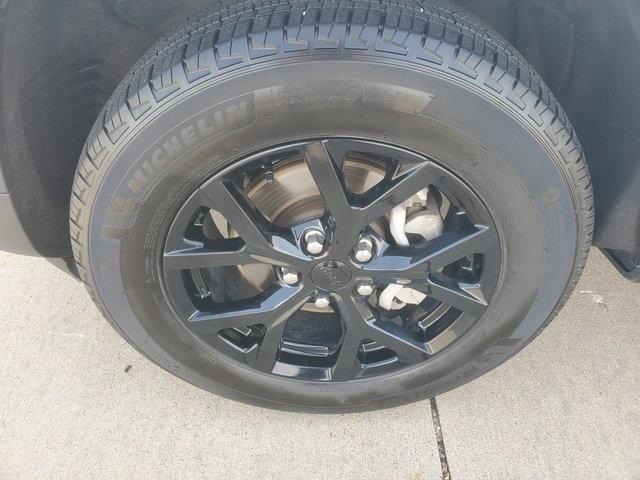 used 2024 Jeep Grand Cherokee car, priced at $31,000