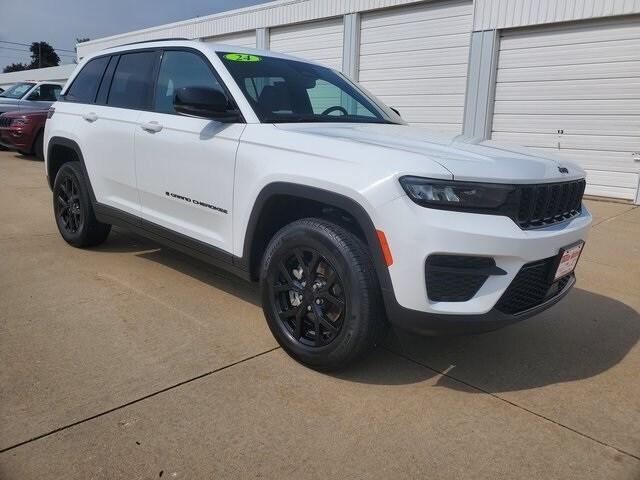 used 2024 Jeep Grand Cherokee car, priced at $31,000
