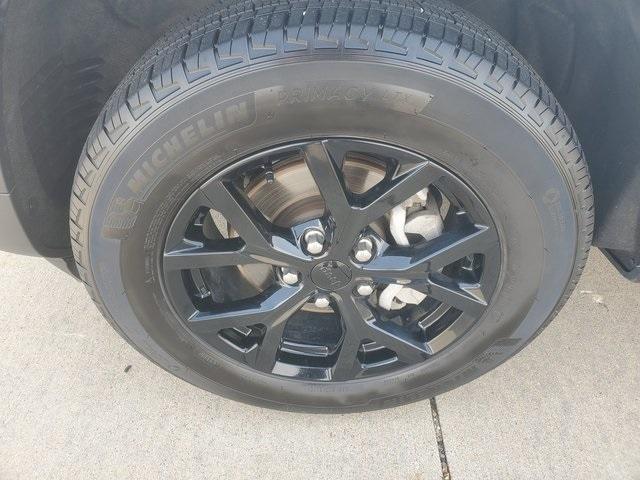 used 2024 Jeep Grand Cherokee car, priced at $31,000