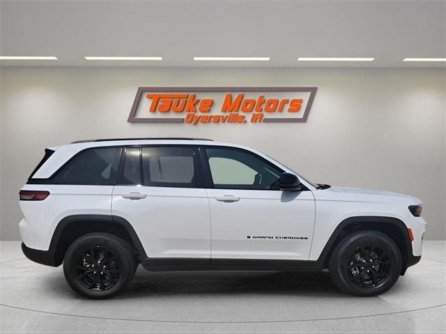 used 2024 Jeep Grand Cherokee car, priced at $31,000