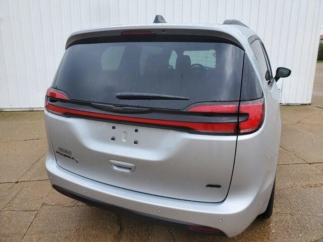 new 2024 Chrysler Pacifica car, priced at $47,640