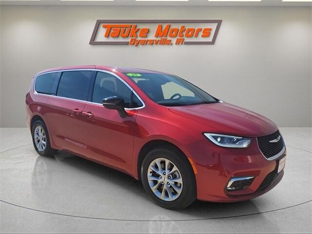 new 2025 Chrysler Pacifica car, priced at $42,135