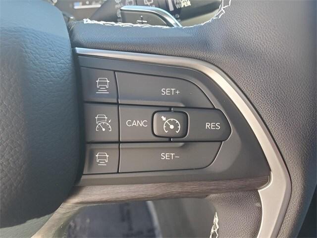 new 2025 Jeep Grand Cherokee car, priced at $51,380