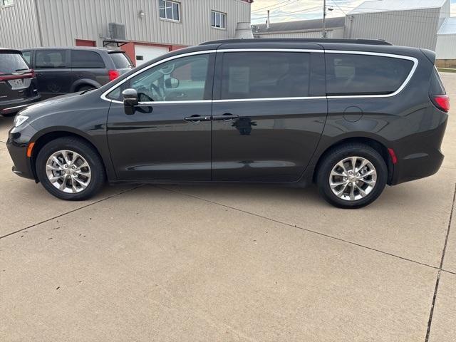 used 2022 Chrysler Pacifica car, priced at $32,000