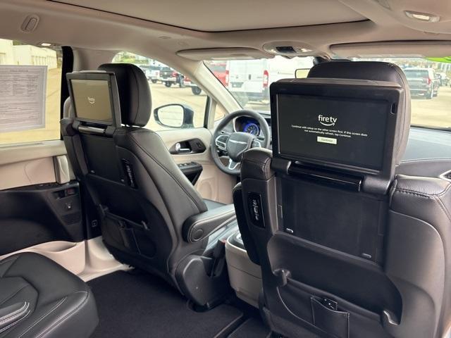 used 2022 Chrysler Pacifica car, priced at $32,000