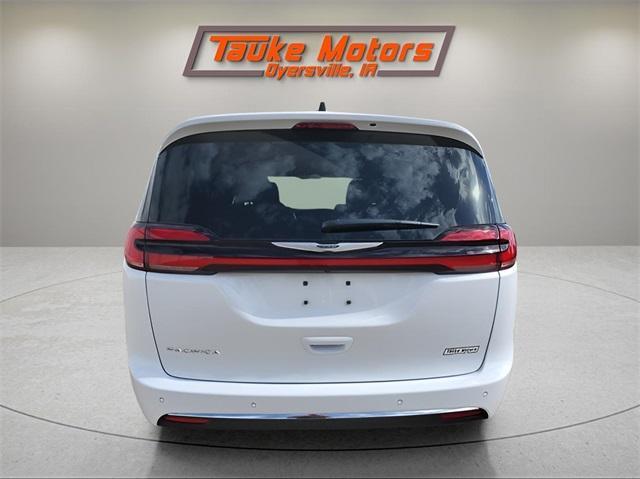 new 2025 Chrysler Pacifica car, priced at $41,752