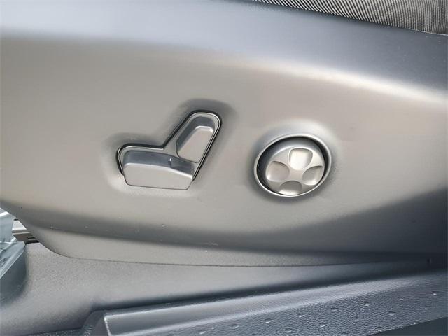 new 2025 Chrysler Pacifica car, priced at $41,752