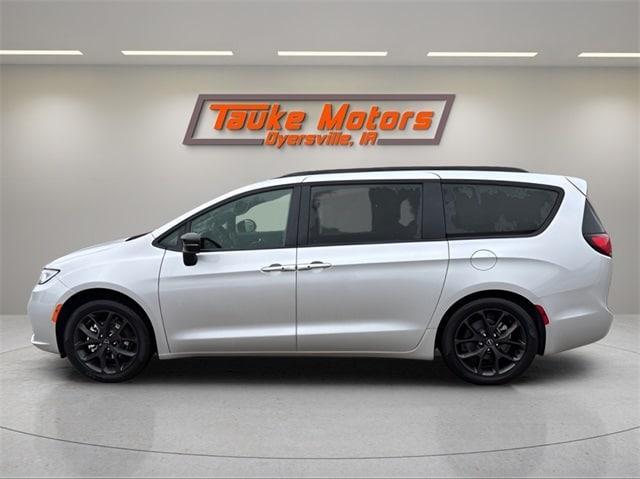 new 2026 Chrysler Pacifica car, priced at $47,805