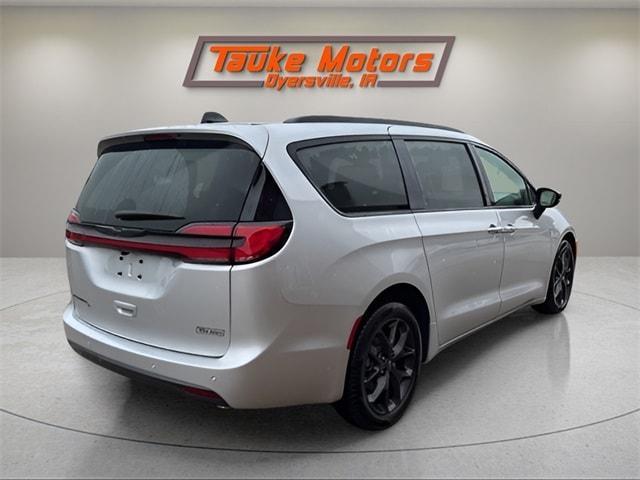 new 2026 Chrysler Pacifica car, priced at $47,805