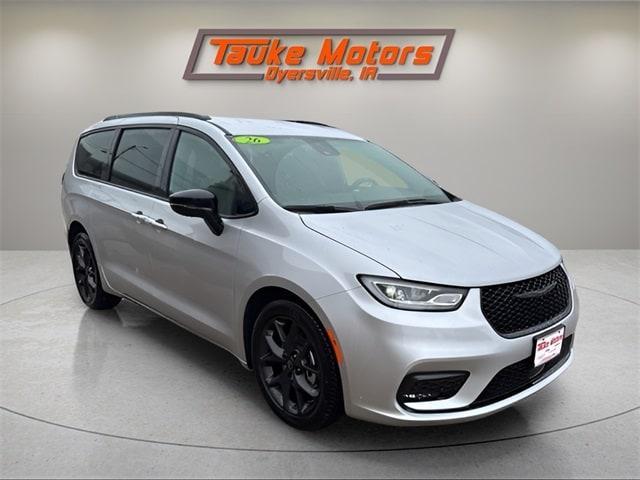 new 2026 Chrysler Pacifica car, priced at $45,555