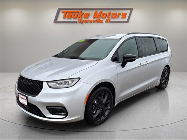 new 2026 Chrysler Pacifica car, priced at $47,805