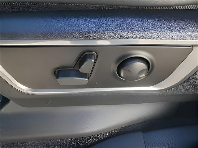 new 2025 Ram 1500 car, priced at $62,621