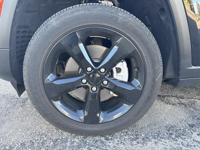 used 2025 Jeep Grand Cherokee L car, priced at $39,000