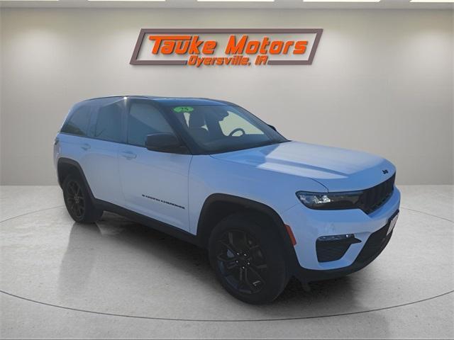 new 2025 Jeep Grand Cherokee car, priced at $52,385