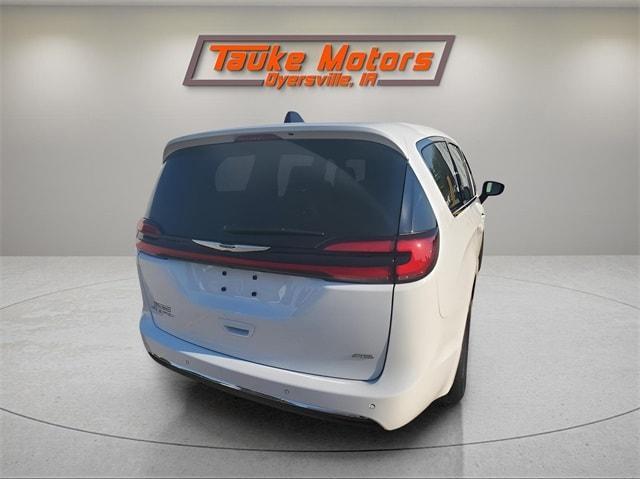 new 2025 Chrysler Pacifica car, priced at $44,140