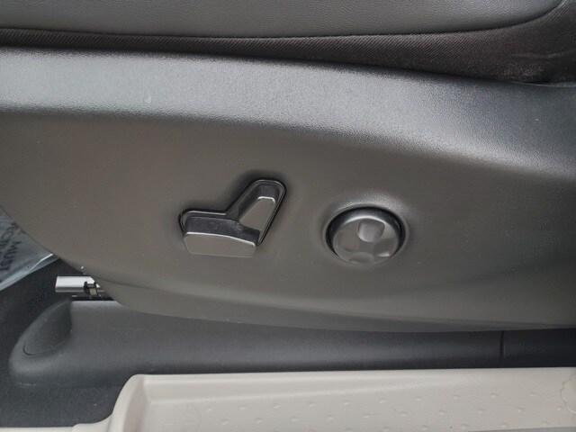 used 2024 Chrysler Pacifica car, priced at $31,000