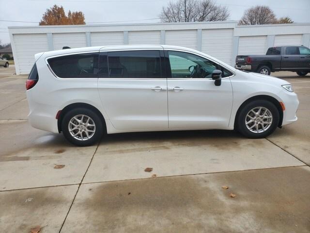 used 2024 Chrysler Pacifica car, priced at $31,000