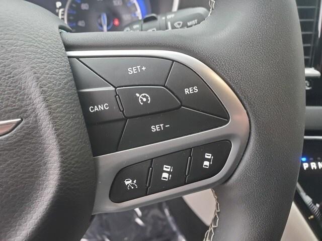 used 2024 Chrysler Pacifica car, priced at $31,000