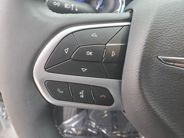 used 2024 Chrysler Pacifica car, priced at $31,000