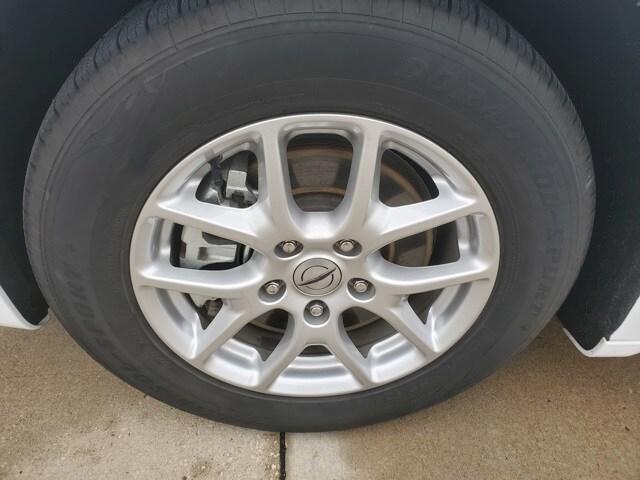 used 2024 Chrysler Pacifica car, priced at $31,000