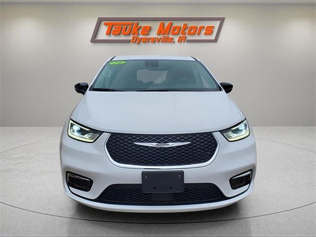 used 2024 Chrysler Pacifica car, priced at $31,000