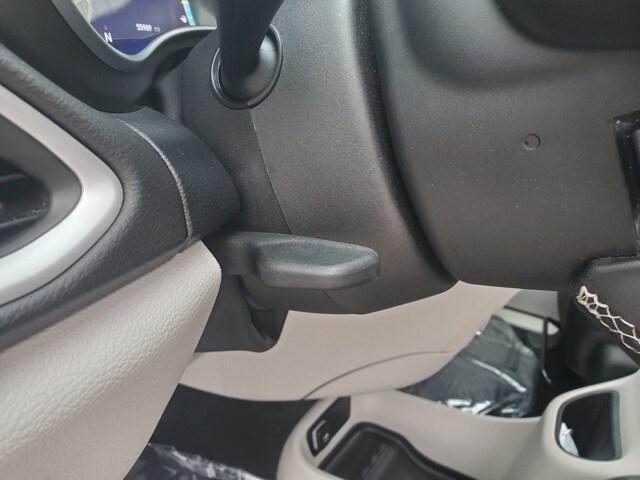 used 2024 Chrysler Pacifica car, priced at $31,000