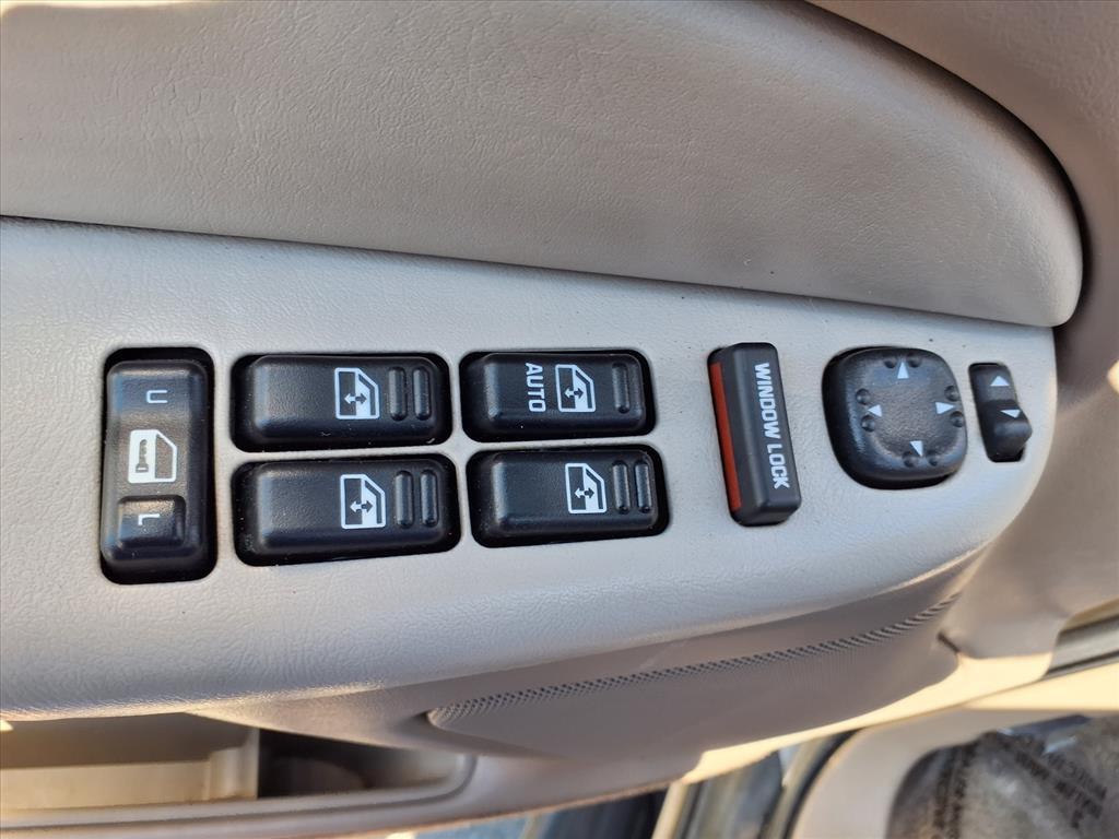 used 2001 Chevrolet Tahoe car, priced at $6,000