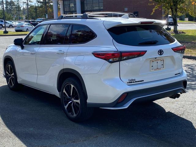 used 2021 Toyota Highlander car, priced at $33,900