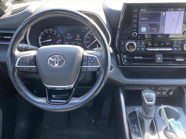 used 2021 Toyota Highlander car, priced at $33,900