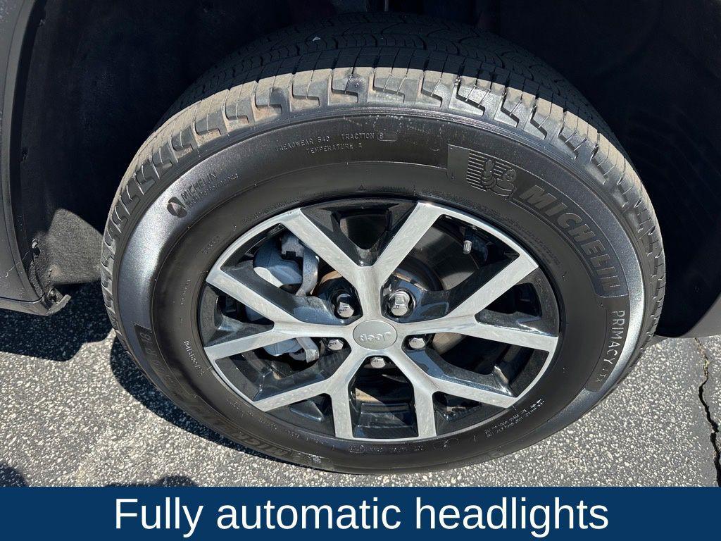 used 2024 Jeep Grand Cherokee car, priced at $32,500