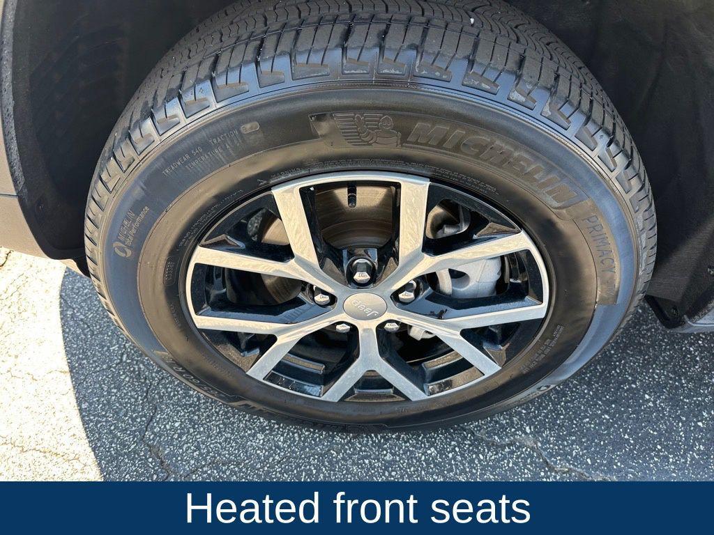 used 2024 Jeep Grand Cherokee car, priced at $32,500