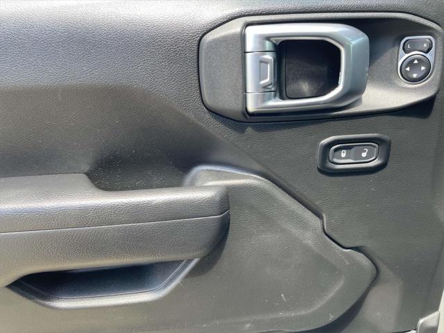 used 2023 Jeep Gladiator car, priced at $25,600